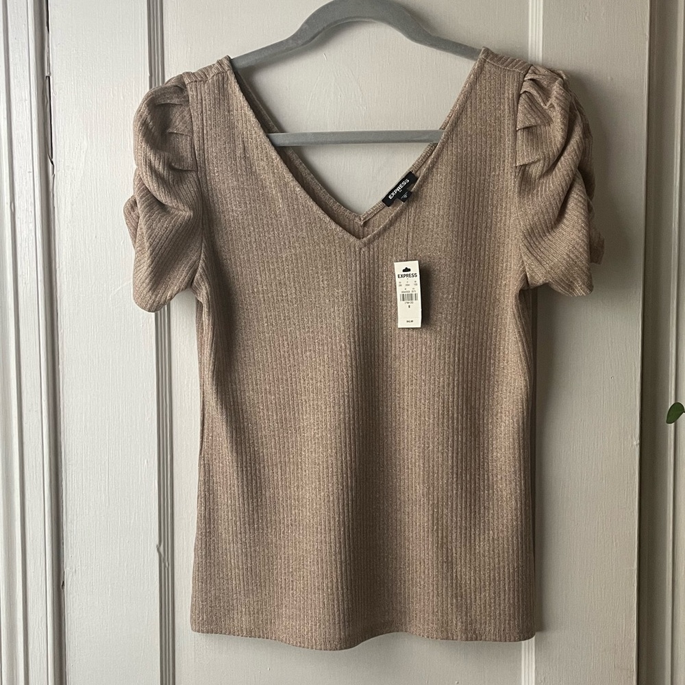 Express Top - Picture 2 of 6